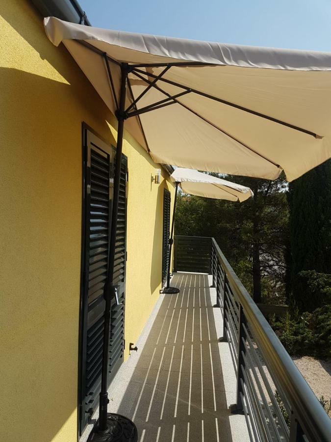 Villa Niva Vir Exterior photo